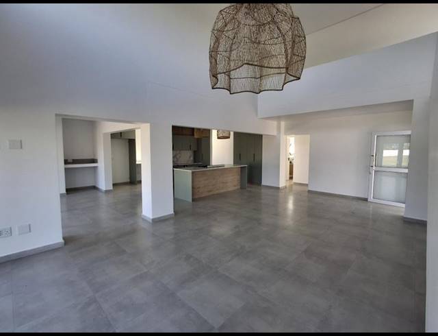 4 BEDROOM HOUSE FOR SALE IN SHELLEY POINT